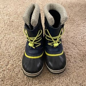 Sorel boots US boy size 6-
Worn one season